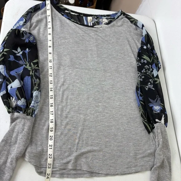 Anthropologie Tiny The Raye Top  Gray with Black Floral - Picture 7 of 8